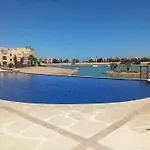 Waterside Serene Getaway 2Beds Apt - El Gouna