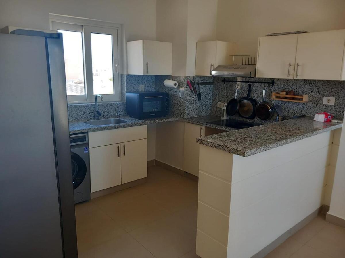 Waterside Serene Getaway 2beds - El Gouna Apartment